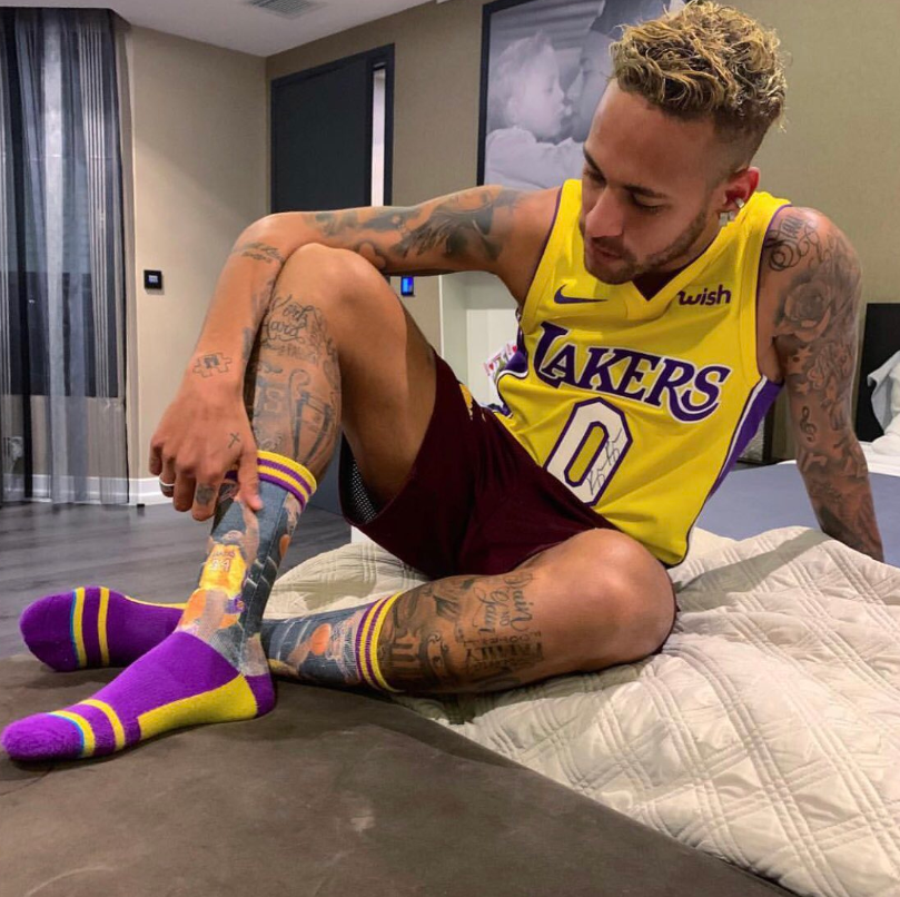 包含内马尔连续三场比赛得分超过连败，湖人挑战极限！的词条