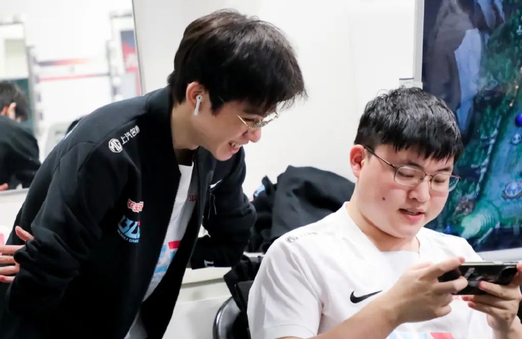 九游娱乐-关于Faker巅峰对决，JackeyLove与90激战巴黎圣日耳曼分钟，挺进下一轮胜负难料！的信息